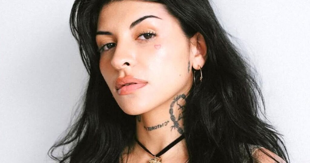 How Cazzu Makes Money