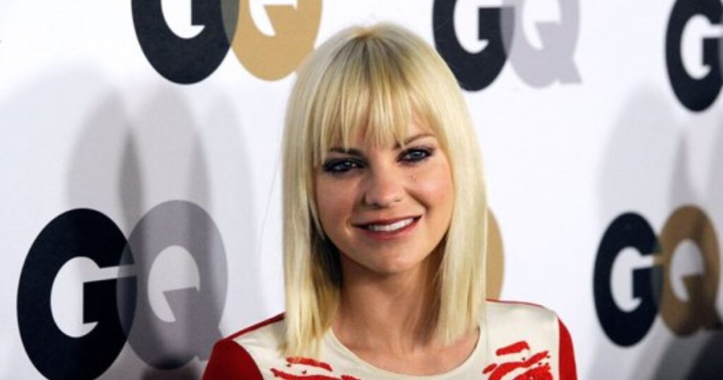 How Anna Faris Built Her Wealth Over Time