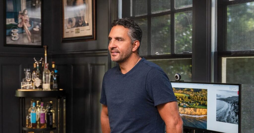 MAURICIO UMANSKY  MAJOR DEALS AND BUSINESS ACHIEVEMENTS