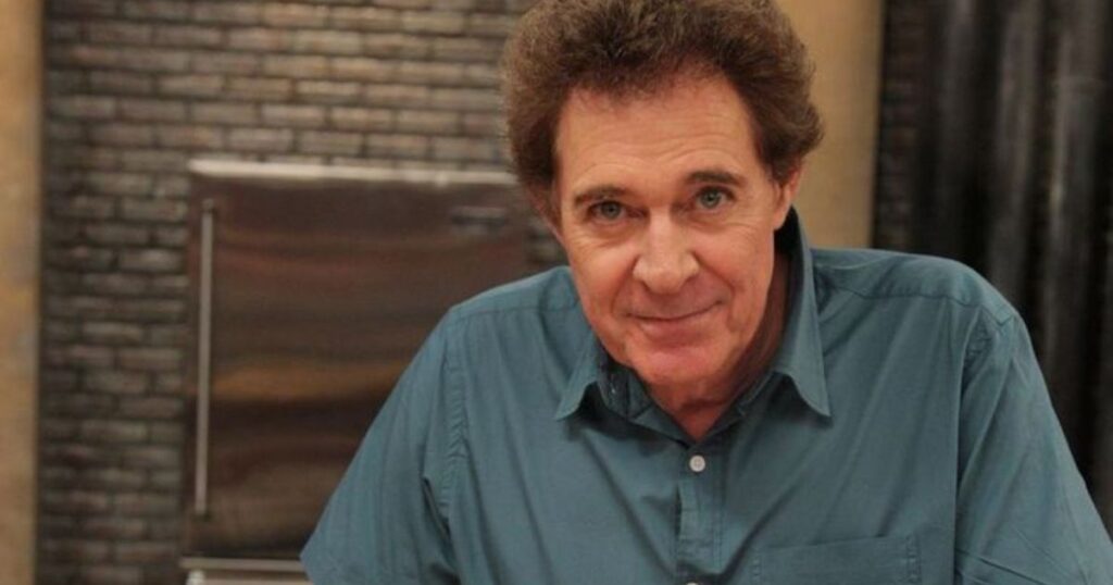 Barry Williams Net Worth Compared to The Brady Bunch Cast